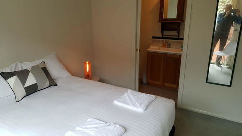 City Townhouse Walking Distance To City - Accommodation ACT 3