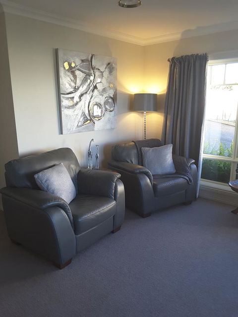 On The Terrace - Accommodation ACT 39