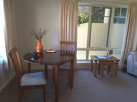On The Terrace - Accommodation ACT 25