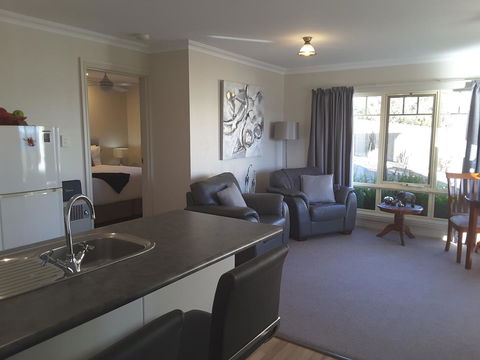On The Terrace - Accommodation ACT 36