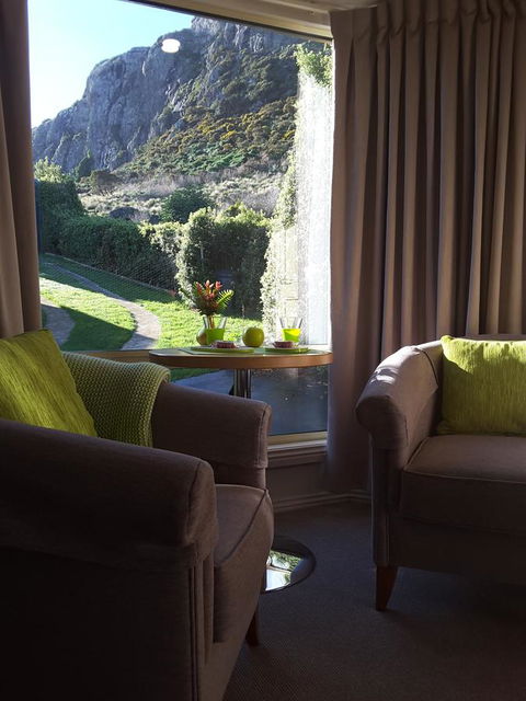 On The Terrace - Accommodation ACT 13