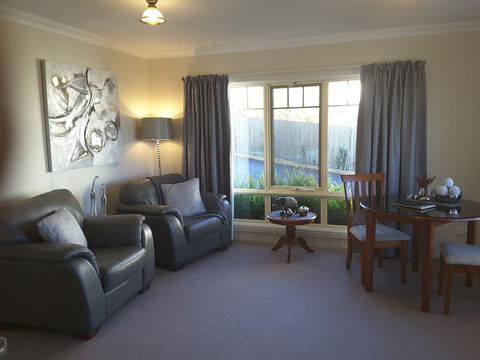 On The Terrace - Accommodation ACT 33