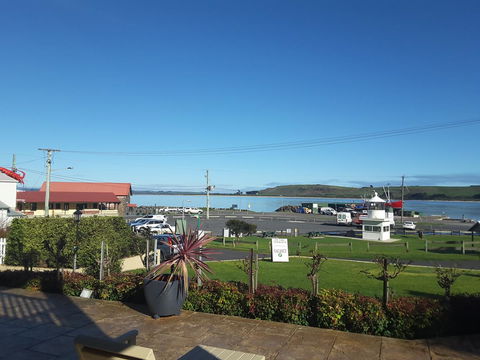 On The Terrace - Accommodation ACT 35