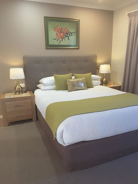On The Terrace - Accommodation ACT 10