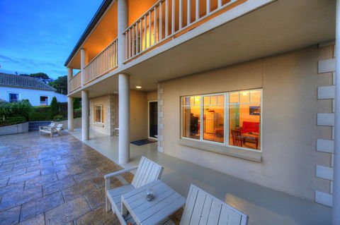 On The Terrace - Accommodation ACT 44