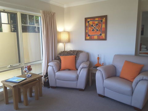 On The Terrace - Accommodation ACT 26