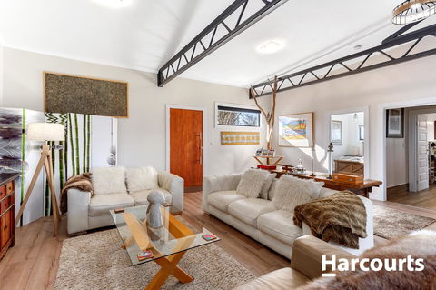 The WeareHouse In Deloraine - Accommodation ACT 13