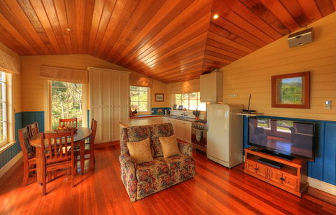 Island View Spa Cottage - Accommodation ACT 7