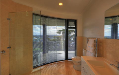 Sheer Pleasure Accommodation - Accommodation ACT 2