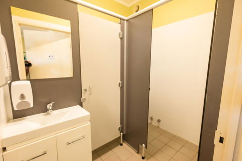 Newcastle Beach YHA - Accommodation ACT 3