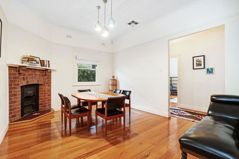 Newcastle Executive Homes - Cooks Hill Cottage - Accommodation ACT 2