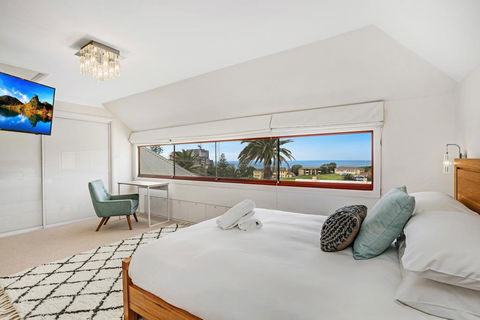 Newcastle Executive Homes - Oceanview Terrace - Accommodation ACT 0