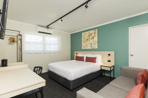Nightcap At Balaclava Hotel - Accommodation ACT 0