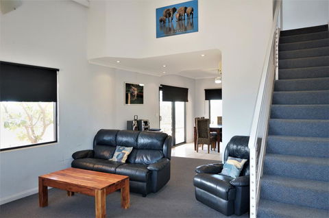 Ningaloo Breeze Villa 6 - 3 Bedroom Fully Self-Contained Holiday Accommodation - Accommodation ACT 1