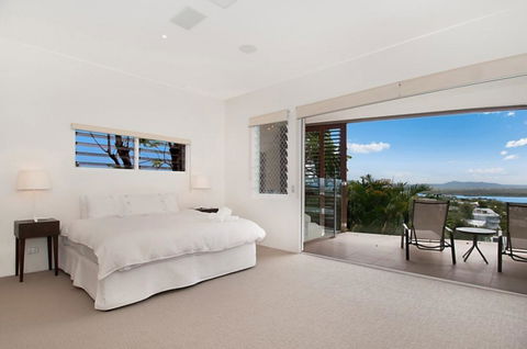 Noosa Penthouse Close To Hastings Street - Unit 2 Vue, 28 Edgar Bennett Ave - Accommodation ACT 1