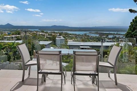 Noosa Penthouse Close To Hastings Street - Unit 2 Vue, 28 Edgar Bennett Ave - Accommodation ACT 0