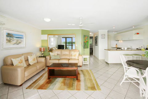 Noosa Shores Apartment 10 - Accommodation ACT 2