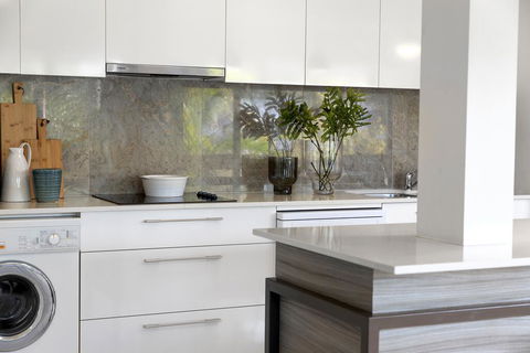 Noosa Shores Apartment 15 - Accommodation ACT 3