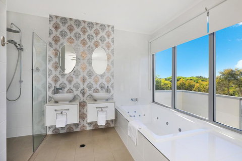 NORTHSHOR- ULTIMATE BEACH HOUSE - Accommodation ACT 3