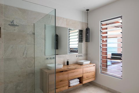 Novo Luxury Apartment - Accommodation ACT 3