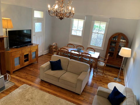 Oakwood Cottage - Accommodation ACT 2