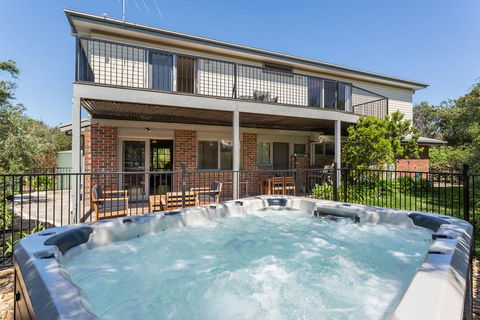 Ocean Breeze Retreat - With Spa And Space - Accommodation ACT 0