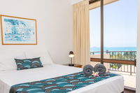 OCEAN VIEWS 10
