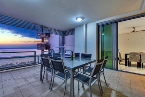 Oceana Darwin Central Oceanfront 3 Bedroom 2 Lounge Room Pool Gym Tennis Court Sleeps 9 - Accommodation ACT 2