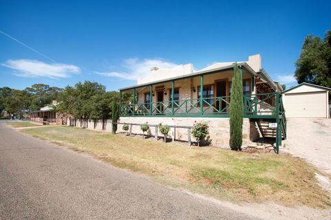 Old Swanport General Store, Swanport-Murray River - Accommodation ACT 0