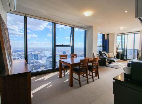 ON TOP OF THE WORLD - BEST VIEWS IN MELBOURNE !! - Accommodation ACT 1