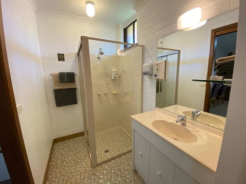 Orana Motor Inn - Accommodation ACT 3