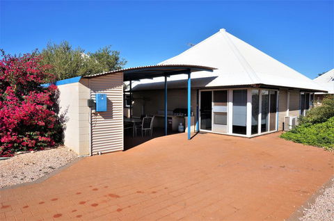 Osprey Holiday Village Unit 121 - Fantastic 3 Bedroom Holiday Villa With A Pool In The Complex - Accommodation ACT 1