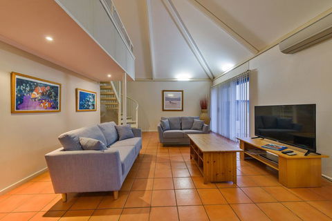 Osprey Holiday Village Unit 123 - Blissful 3 Bedroom Holiday Villa With A Pool In The Complex - Accommodation ACT 0