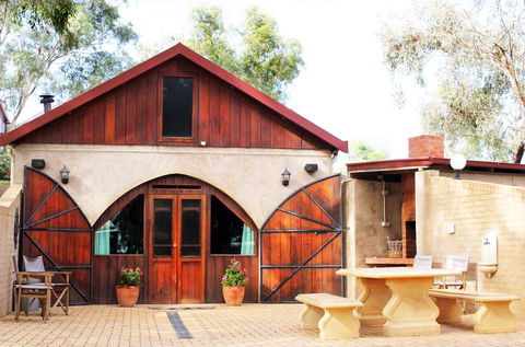 Outback Cellar & Country Cottage - Accommodation ACT 0