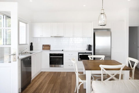 Pa's Beach House - Apartment 2 - Accommodation ACT 1