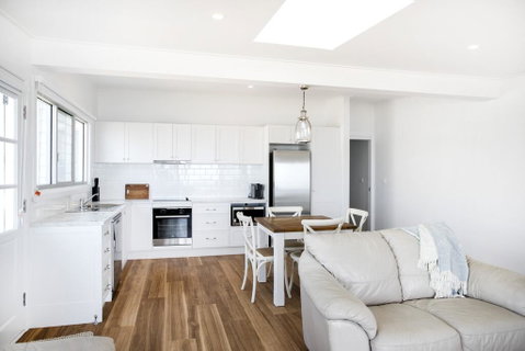 Pa's Beach House - Apartment 2 - Accommodation ACT 3