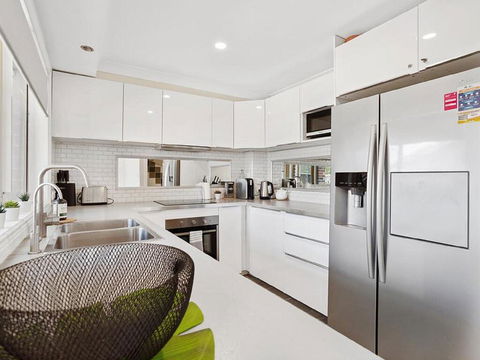 Paradise Holiday @ Fingal Bay - Accommodation ACT 3