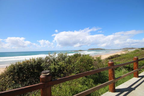 Paradise Waters - No. 13 - Accommodation ACT 3