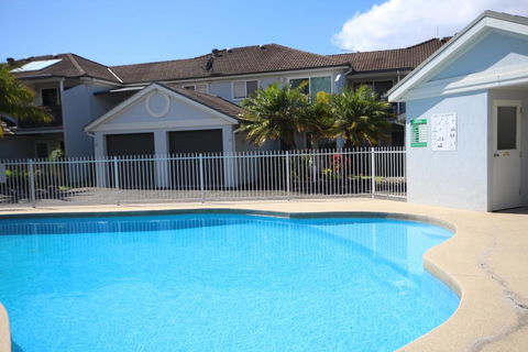 Paradise Waters - No. 13 - Accommodation ACT 0