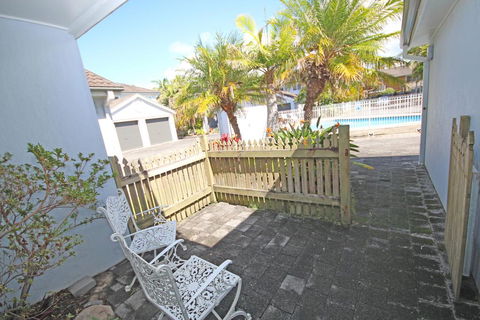 Paradise Waters - No. 13 - Accommodation ACT 2