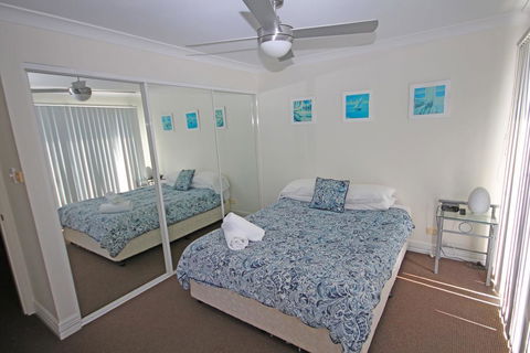 Paradise Waters - No. 19 - Accommodation ACT 3