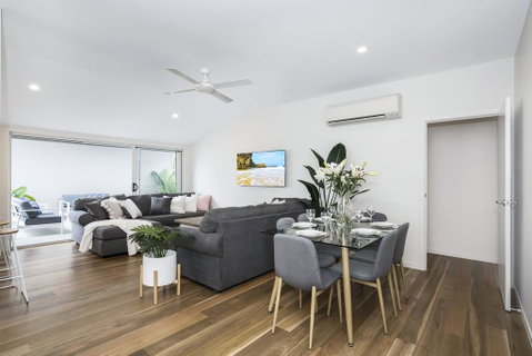 Park Avenue Terrace House Sleeps 9 - Accommodation ACT 1