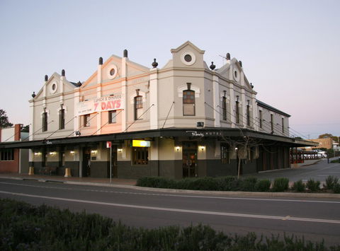 Peden's Hotel - Accommodation ACT 0