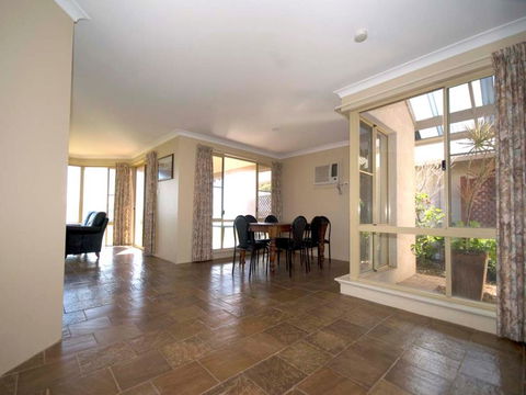 Pelican Shore Oceanfront Villa 6 - Accommodation ACT 3