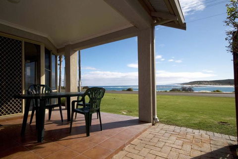 Pelican Shore Oceanfront Villa 6 - Accommodation ACT 1