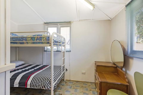 Pet Friendly Beach Cottage @ Ballingalla - Accommodation ACT 2