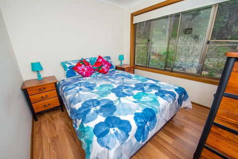 Pet Friendly Lentara St 8 - Fingal Bay - Accommodation ACT 2