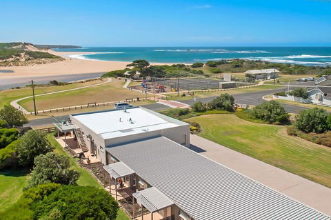 Peterborough House Motel - Accommodation ACT 3