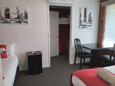 Pevensey Motor Lodge - Accommodation ACT 3