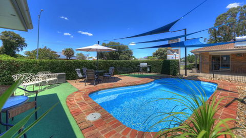 Pevensey Motor Lodge - Accommodation ACT 0
